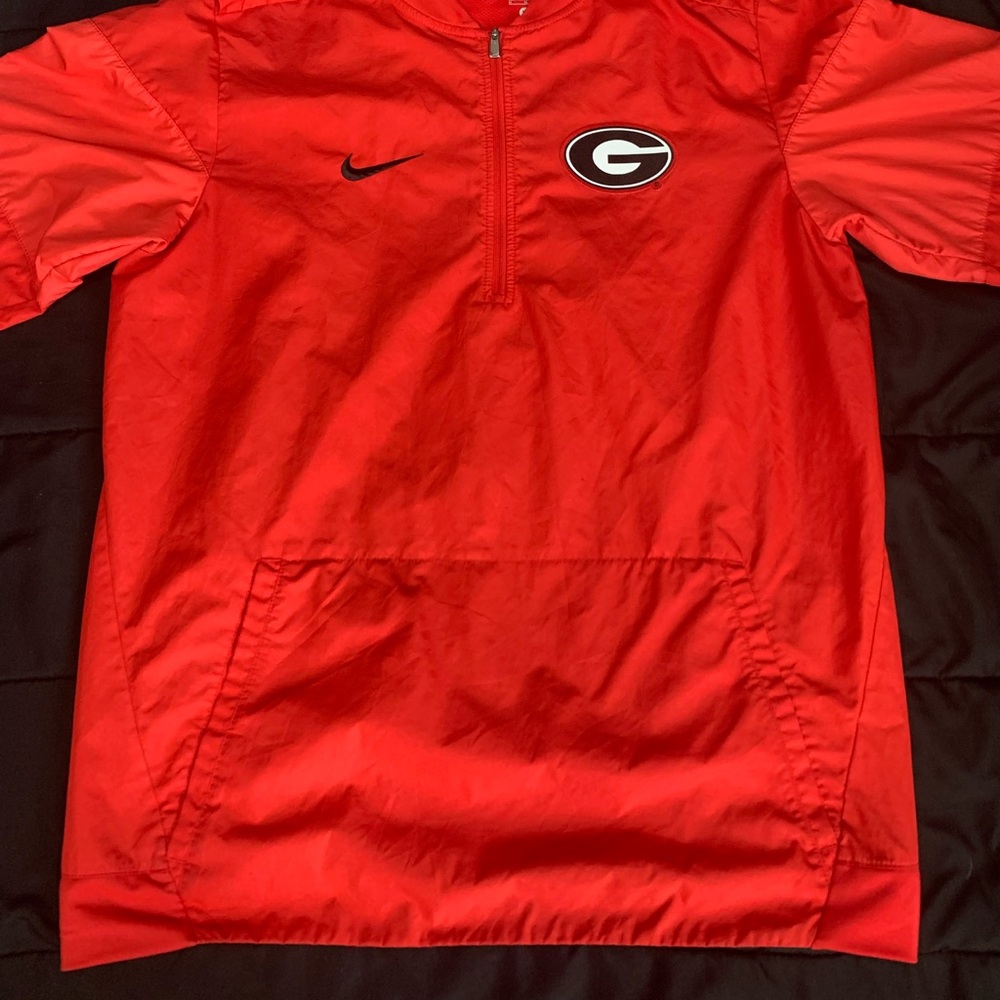 Red Nike dri fit Georgia bull dogs pullover
jacket 1/4 zip Size Medium